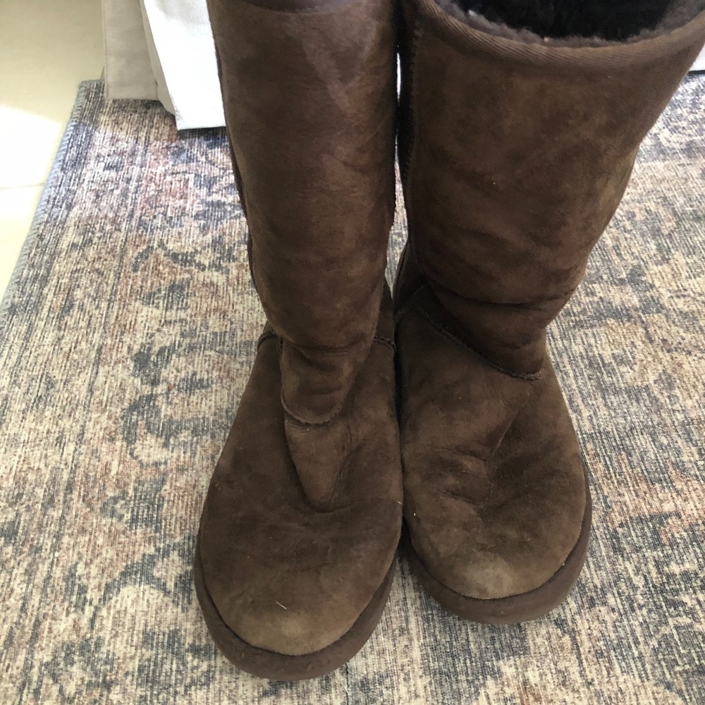 UGG Boots tall chocolate